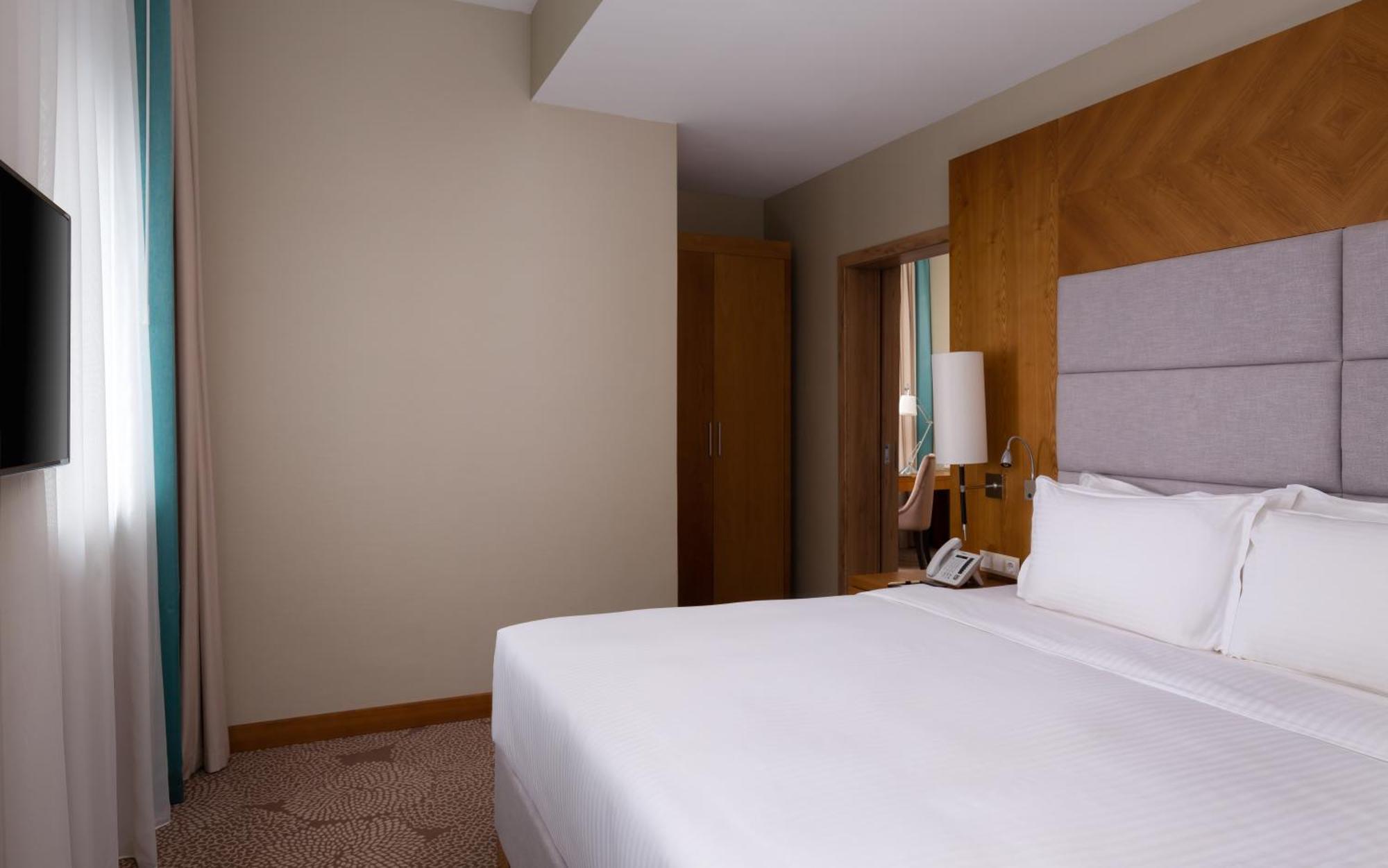 Doubletree By Hilton Отель Алматы