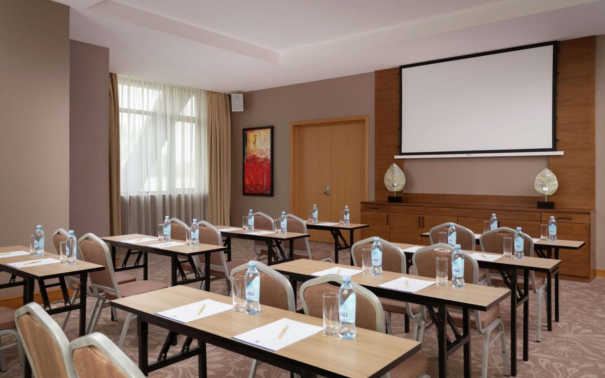 Отель Doubletree By Hilton Алматы