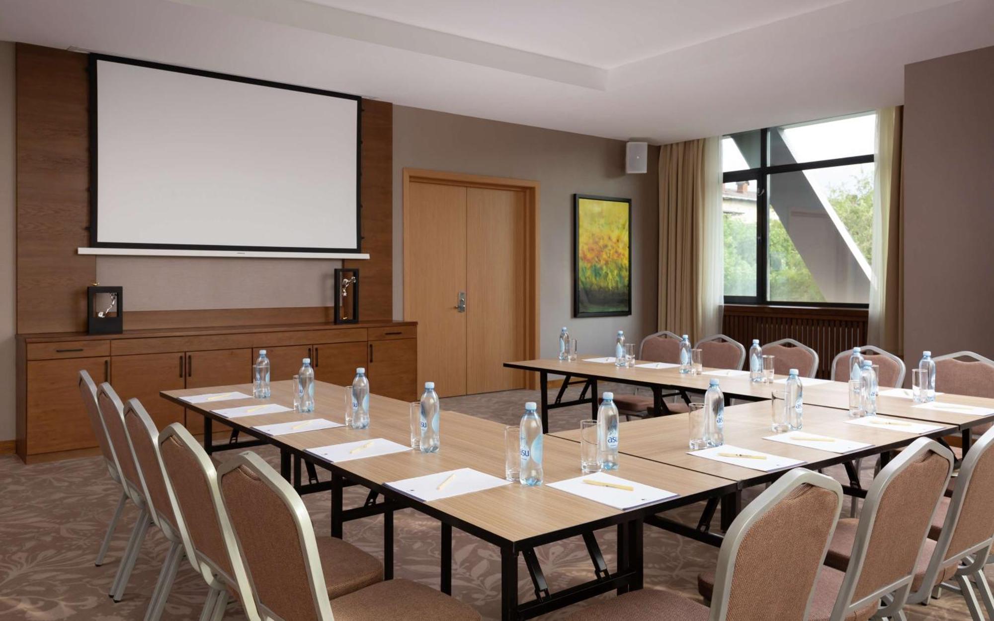 Doubletree By Hilton Отель Алматы
