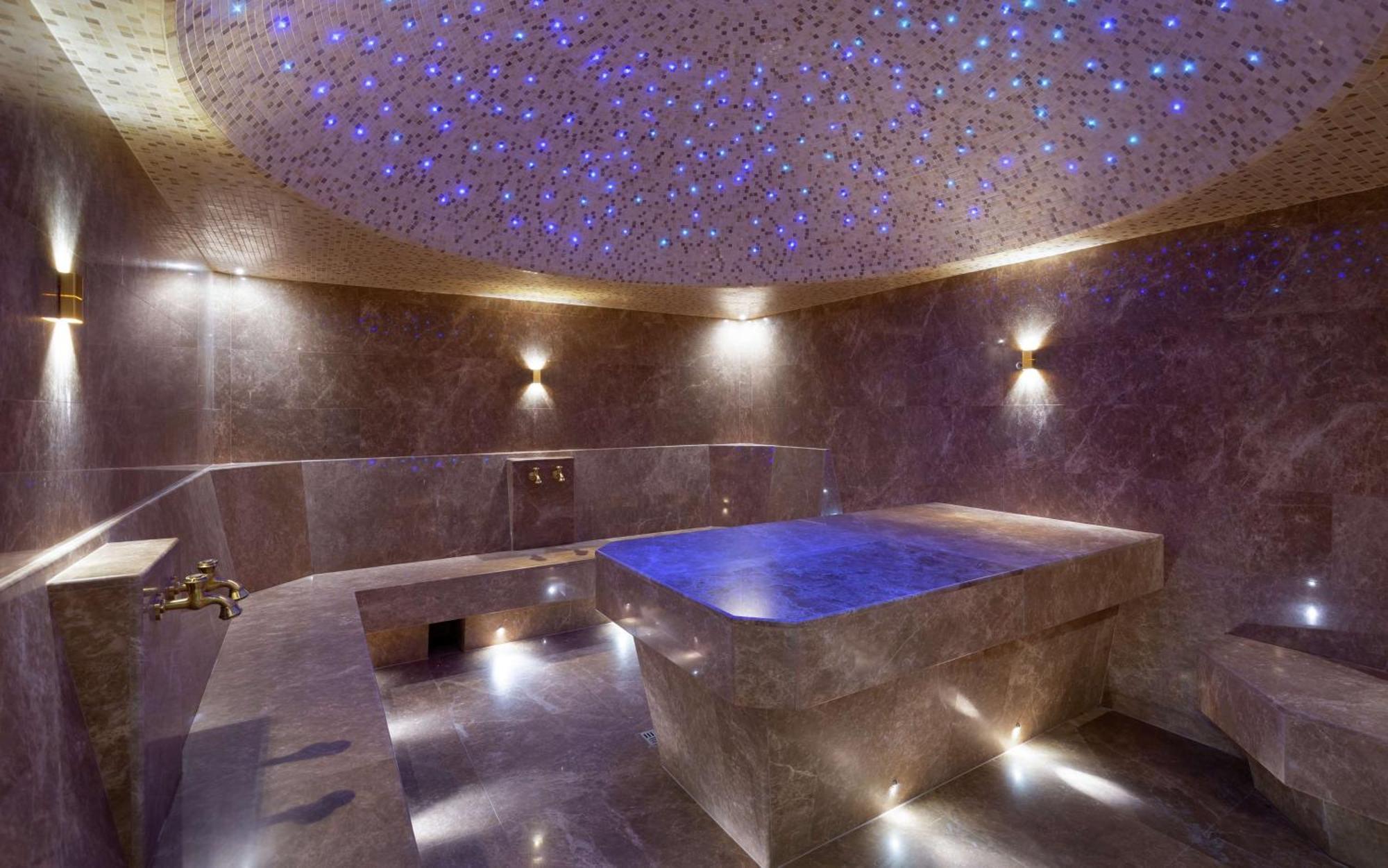 Doubletree By Hilton Отель Алматы